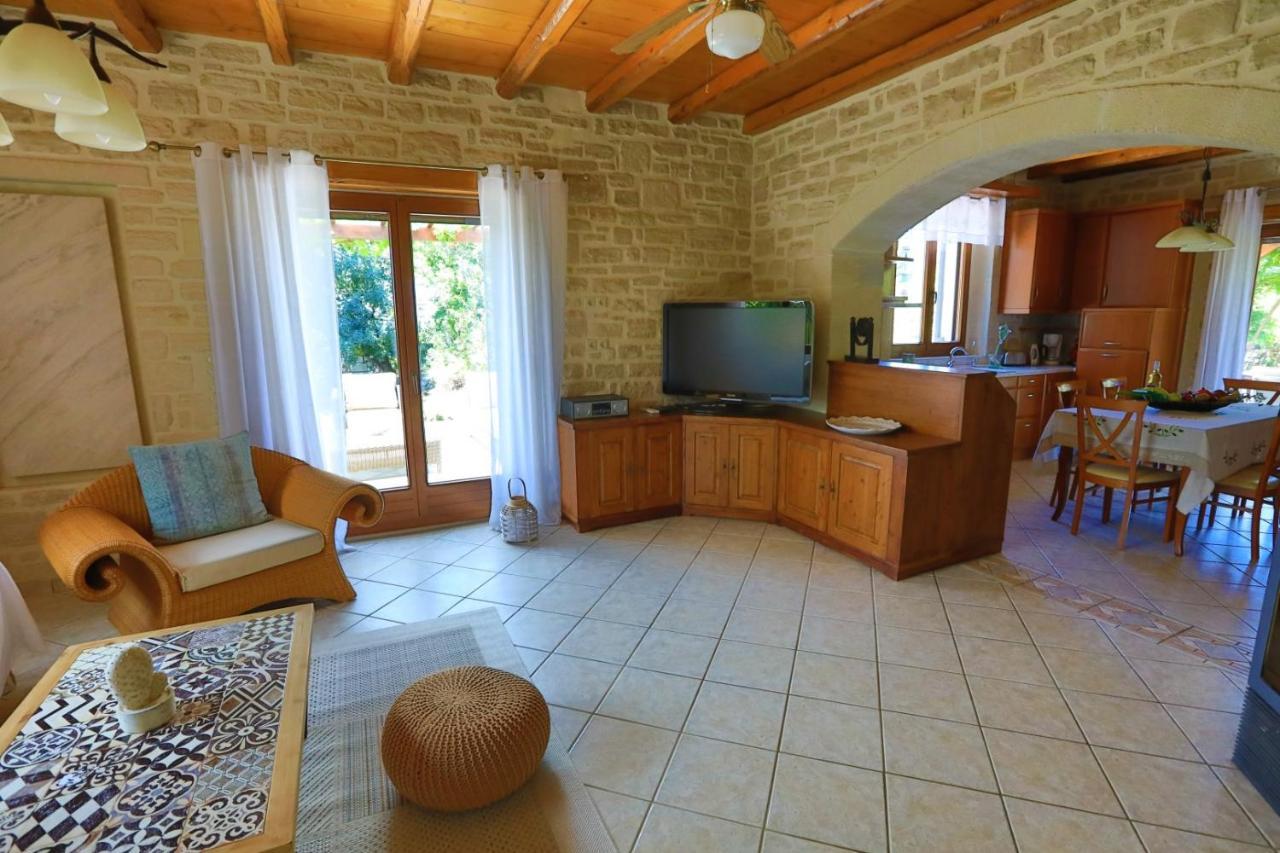 Villa Harmony, Steinvilla Prines  Bagian luar foto
